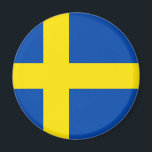 Aimant Drapeau de la Suède<br><div class="desc">Le drapeau de la Suède est fait d'une croix jaune sur un arrière - plan bleu. C'est un grand cadeau pour ceux qui aiment la Suède ou ont un héritage suédois. Ce design est également disponible sur de nombreux autres produits pour vous de choisir parmi.</div>