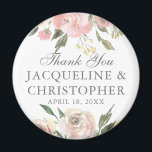 Aimant Élégant Mariage floral blanc rose ivoire<br><div class="desc">Un élégant bouquet floral de pivoines rose pastel et de roses d'ivoire encadrent ces magnets de mariage printaniers. Les ressorts botaniques des feuilles d'eucalyptus verts sauge décorent la bordure qui entoure le joli script cursif. Une belle faveur personnalisée pour une réception de mariage de jardin en été. Cette collection est...</div>