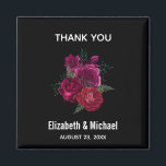 Aimant Élégant Rose Magenta Floral Bouquet Mariage<br><div class="desc">Un aimant de faveur avec une belle image d'un bouquet de magenta et de fleurs roses. Arrière - plan noir.</div>