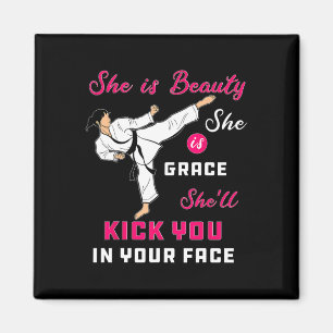 Aimant Elle Est Beauté Elle Est Grâce Elle Va Te Te Tuer
