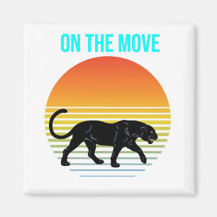 Aimant En mouvement - Panther marche sous un coucher de s