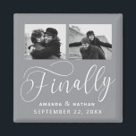 Aimant Enfin minimaliste Mariage 2 Photo Enregistrer la d<br><div class="desc">Ça valait la peine d'attendre et maintenant vous êtes enfin prêt à envoyer votre sauvegarde des dates! Ce mariage minimaliste à l'exception de la date magnets sont parfaitement simple mais super moderne. Personnalisez facilement le design en ajoutant vos propres photos, noms et date mariage. Les éléments correspondants se trouvent dans...</div>