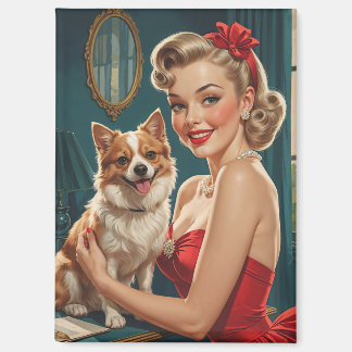 Aimant Épingle blonde souriante en robe rouge avec chien 