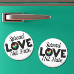 Aimant Étendre l'amour ne pas haïr la fierté LGBT arc-en-<br><div class="desc">LGBTQ Pride patch minimaliste avec le libellé Spread Love not Hate dans le lettrage noir moderne décoré avec un beau coeur arc-en-ciel. Pour les demandes personnalisées,  n'hésitez pas à me contacter à zolicestore@hotmail.com (veuillez prévoir 1-2 jours ouvrables)</div>