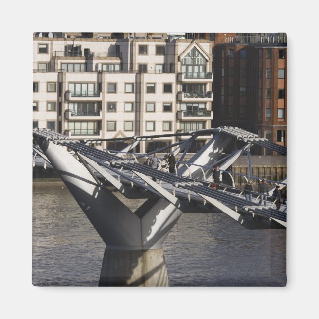 Aimant Europe, ANGLETERRE, Londres : Vue du Millenium (Devant)