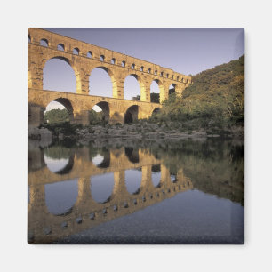 Aimant Europe, France, Provence, Gard; Pont du Gard,