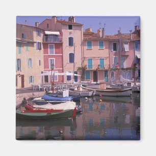 Aimant Europe, France, Provence, Martigues. Miroir de