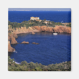Aimant Europe, France, Theoule-sur-Mer. Un toit de tuiles