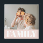 Aimant Famille Pastel Rose moderne Cadeau photo<br><div class="desc">Famille Pastel Rose moderne Cadeau photo</div>