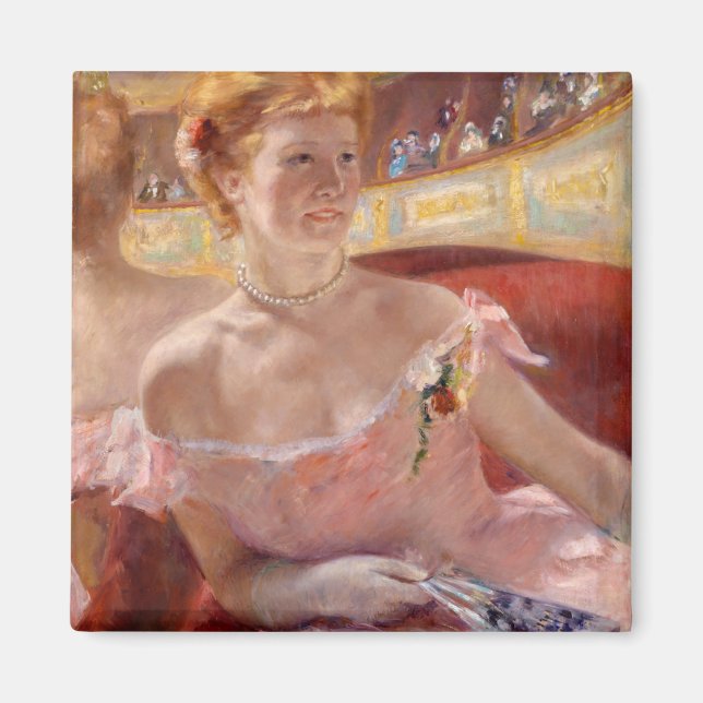 Aimant Femme avec un collier de perle (Devant)