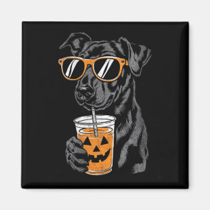 Aimant Femme Chien Noir Avec Boisson Citrouille Lunettes