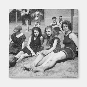 Aimant Filles sur la plage, les années 1900 tôt