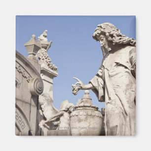 Aimant Fin de statue d'angle dans le cimetière de