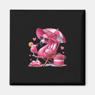 Aimant Flamant Rose Sur Une Chaise Avec Boisson