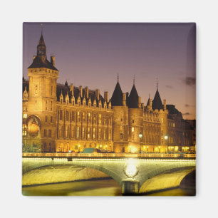 Aimant France, Paris, Conciergerie et rivière Seine au
