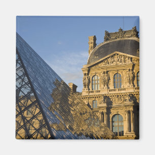 Aimant France, Paris, Musée du Louvre et la Pyramide,