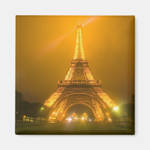 Aimant France, Paris. Tour Eiffel illuminée à 3