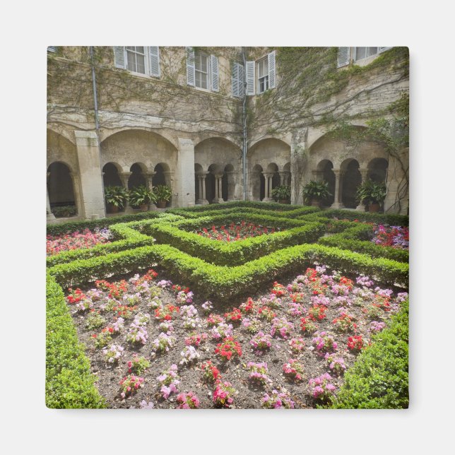 Aimant France, Provence, St. Remy-de-Provence. Jardin (Devant)