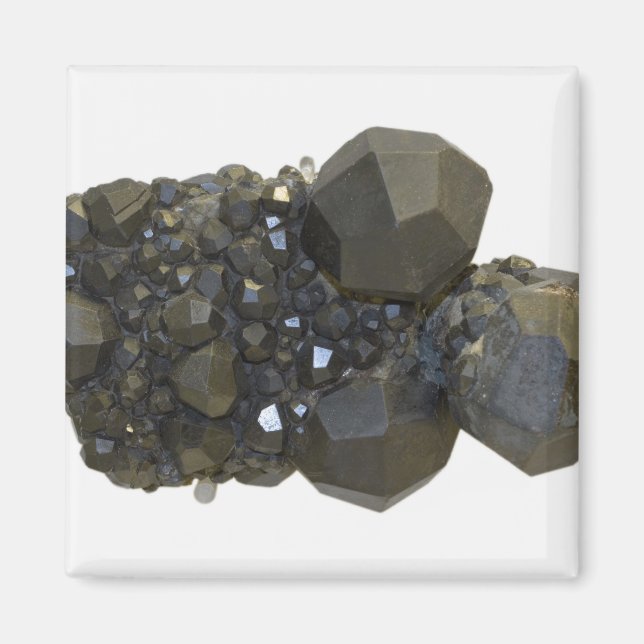 Aimant Garnet sous forme naturelle (Devant)