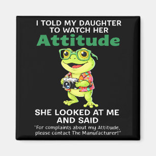 Aimant Grenouille a dit à sa fille de surveiller son atti