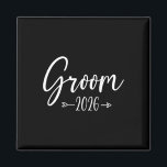 Aimant Groom Est 2026 Parti de l'engagement des Mariages<br><div class="desc">Groom Est 2026 Mariage marié - Mari de la partie d'engagement 2026</div>