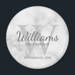 Aimant Groomsmen Script personnalisé en marbre<br><div class="desc">Ajoutez une touche personnelle à votre mariage grâce à un aimant personnalisé pour les groomsmen. Cet aimant présente le nom personnalisé du groomsman dans le style de police de script classique gris avec des détails mariages dans le style de police serif classique gris et monogramme dans le style de police...</div>