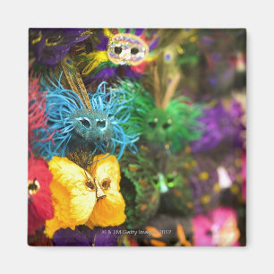 Aimant Gros plan de masques miniatures colorés