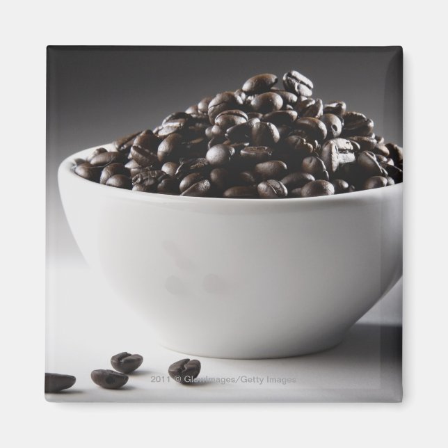 Aimant Gros plan d'un bol rempli de grains de café (Devant)