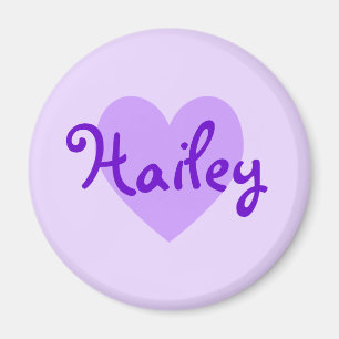 Aimant Hailey dans le violet