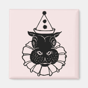 Aimant hippo dans un casquette de fête