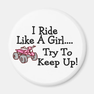 Aimant Je Marche Comme Une Fille Essaie De Continuer Quad