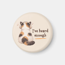 "J'en ai entendu assez" Chat portant un casque