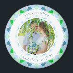 Aimant Joli Mariage bleu vert Keepsaké cadeau photo<br><div class="desc">Joli Mariage bleu et vert garde des Magnets cadeaux photo. Au printemps et en été les couleurs du vert et du bleu. Une bordure ronde motif géométrique moderne printemps et été entoure l'image au milieu. Remplacez la photo sur cet aimant frigidaire économique par une photo de votre fête mariage. Le...</div>