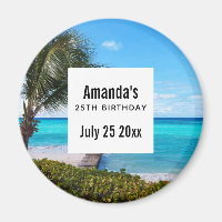 Jolie fête d'anniversaire sur une plage tropicale