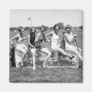 Aimant Jolies filles golfeuses, années 1920