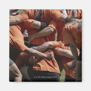 Aimant Joueurs masculins de rugby dans la bousculade, vue
