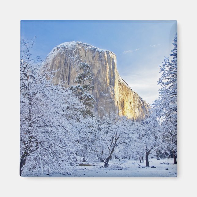 Aimant La lumière du lever du soleil frappe El Capitan à  (Devant)
