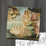 Aimant La naissance de Vénus | Botticelli<br><div class="desc">Le tableau emblématique de Sandro Botticelli, La naissance de Vénus, représente la déesse Vénus émergeant de la mer sur une coquille, symbolisant sa naissance. Entourée de figures mythologiques, elle est délicatement posée, avec ses cheveux longs et fluides et son expression douce et éthérée incarnant beauté et grâce. La peinture est...</div>