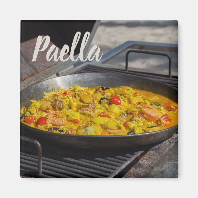 Aimant La paella est cuite sur un cadeau grill pour le ch (Devant)