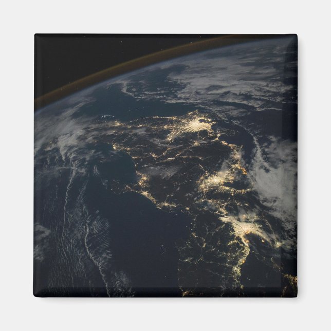 Aimant La Ville Éclairait Le Japon La Nuit. (Devant)