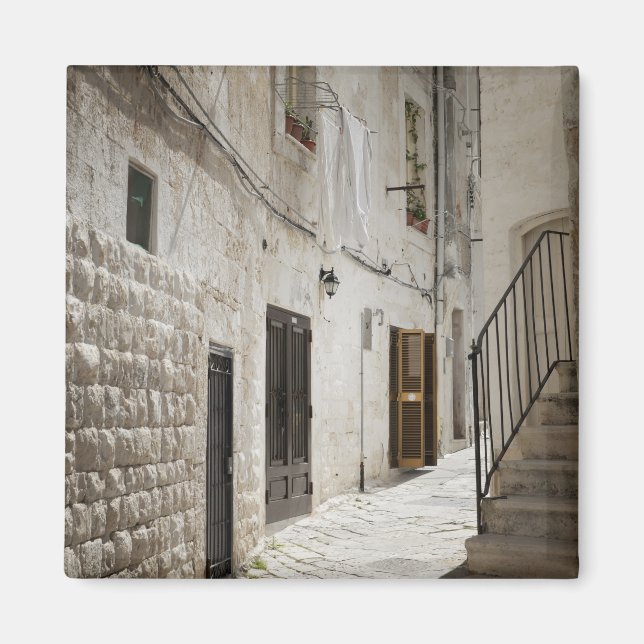 Aimant Lave-linge suspendue à sécher dans une ruelle en I (Devant)