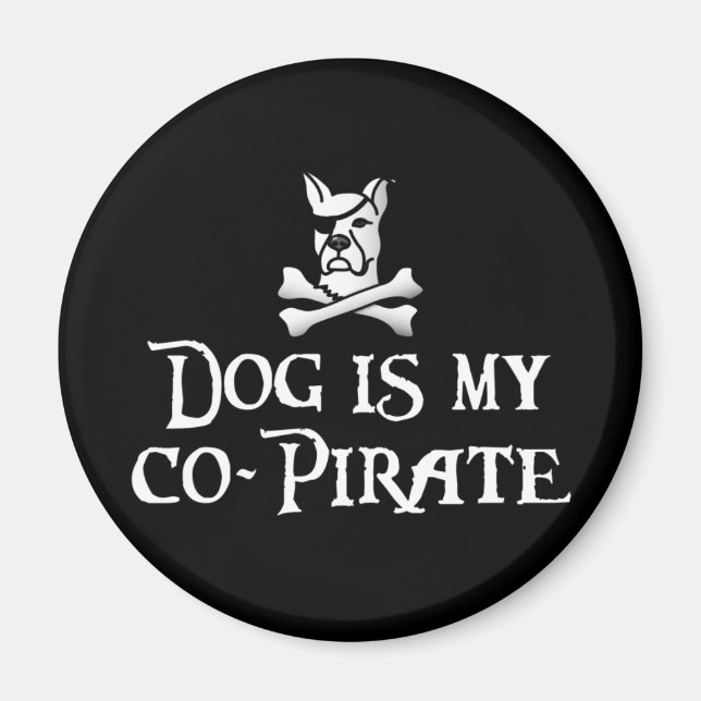 Aimant Le chien est mon co-pirate (Devant)
