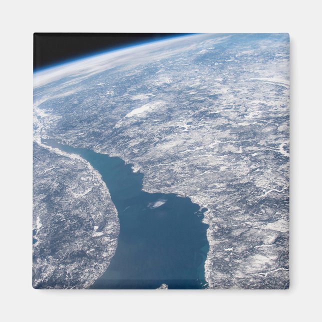 Aimant Le Cratère Manicouagan Et Le Saint-Laurent (Devant)