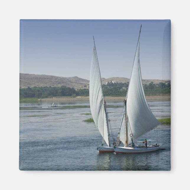 Aimant Le fleuve Nil et les bateaux à voile utilisés comm (Devant)