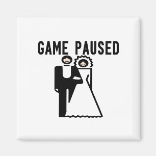 Aimant Le jeu a fait une pause jeune mariée et marié