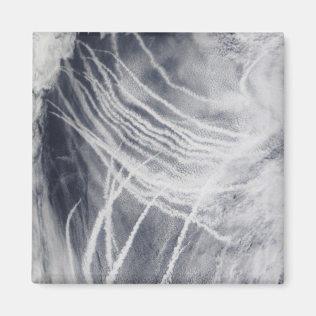 Aimant Le navire suit le nord de l'océan Pacifique (Devant)