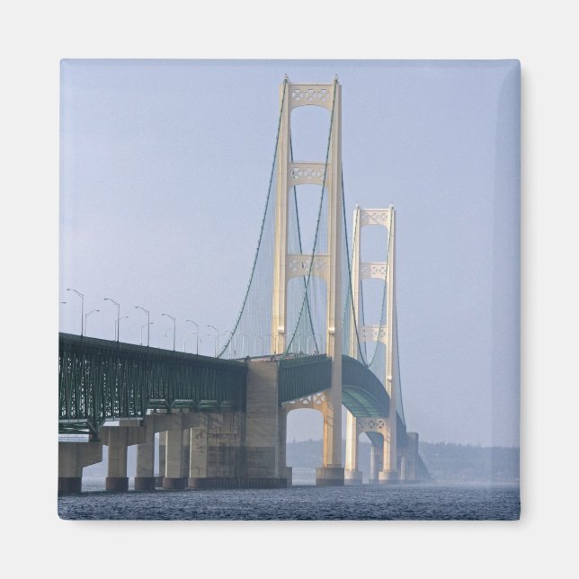 Aimant Le pont Mackinac enjambant les détroits de (Devant)