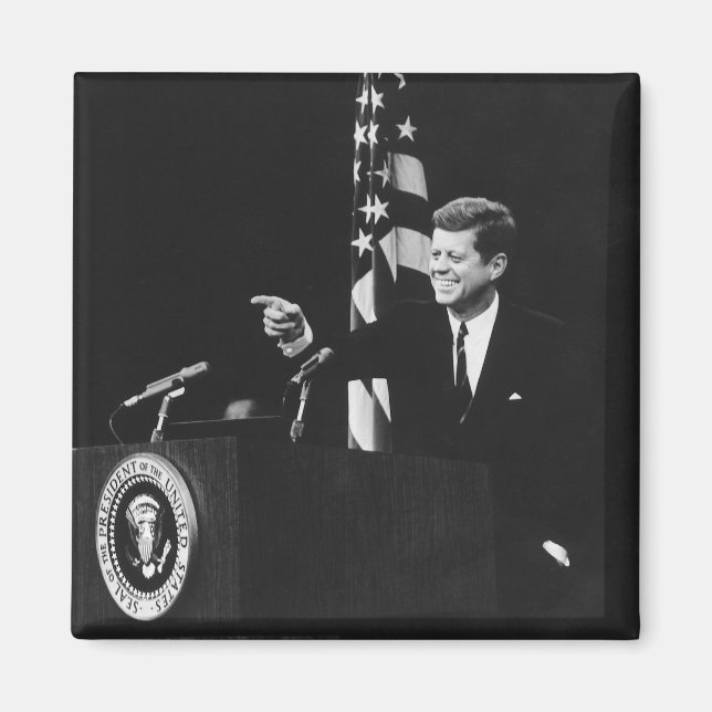Aimant Le président américain John Kennedy à la conférenc (Devant)