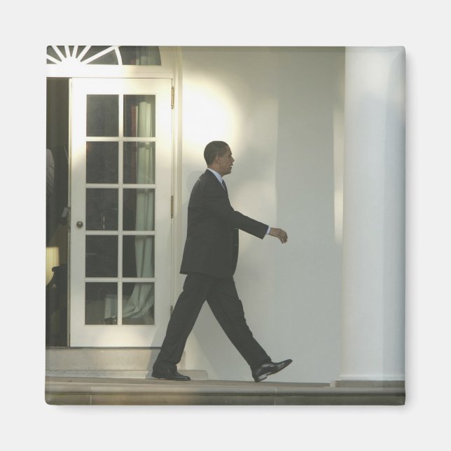 Aimant Le président Barack plongé dans ses pensées alors  (Devant)
