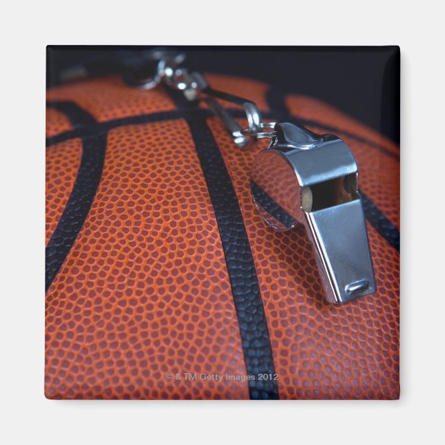 Aimant Le sifflement d'un arbitre repose sur le haut d'un (Devant)